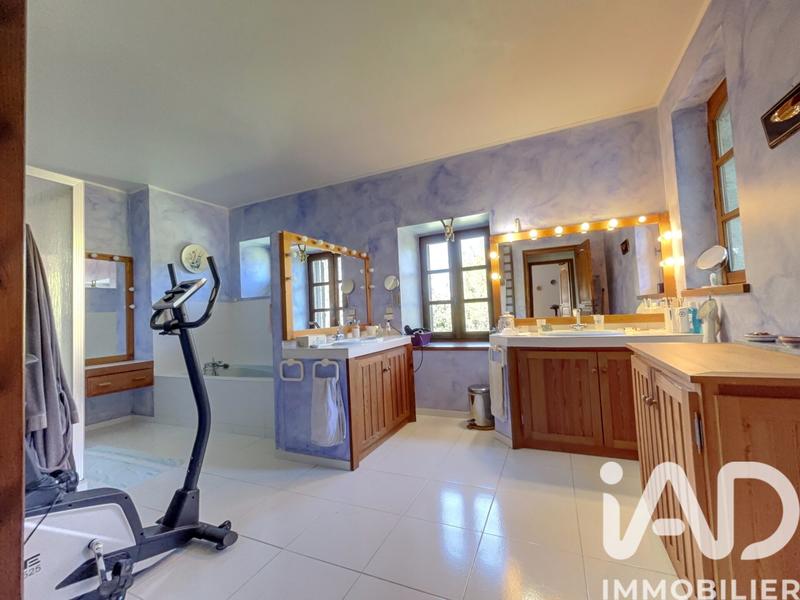 Maison - 564 m² - 13 pièces