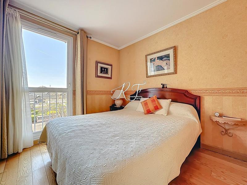 Appartement - 93 m² - 5 pièces