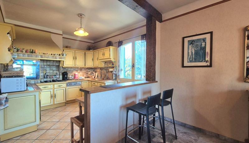 Propriété - 190 m² - 8 pièces