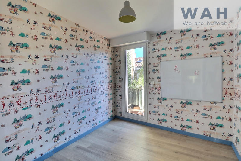 Duplex - 242 m² - 6 pièces