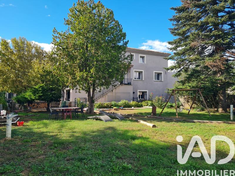 Maison - 370 m² - 9 pièces