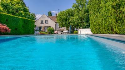 Maison - 262 m² - 8 pièces