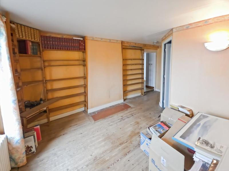 Maison - 202 m² - 7 pièces