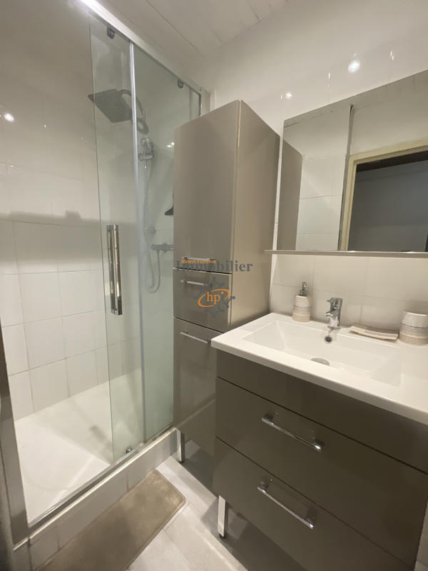 Maison - 159 m² - 11 pièces