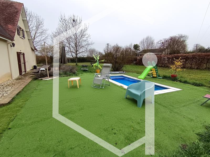 Maison - 155 m² - 9 pièces