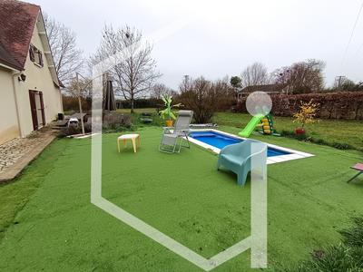 Maison - 155 m² - 9 pièces