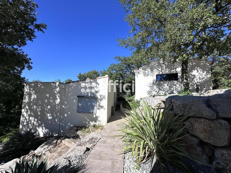 Maison - 290 m² - 11 pièces