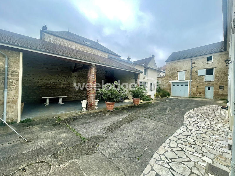 Ferme - 247 m² - 10 pièces