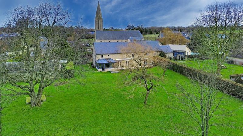 Maison - 220 m² - 8 pièces