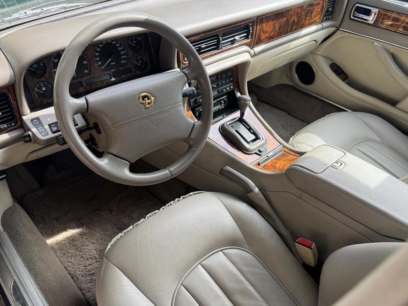 Daimler X300 Six Lwb