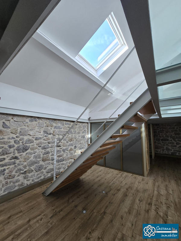 Local commercial - 336 m² - 9 pièces