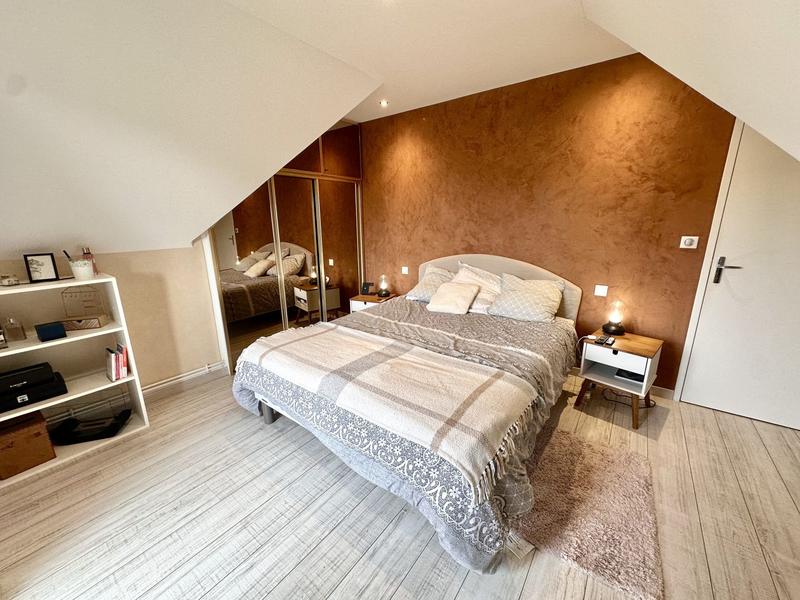 Maison traditionnelle - 137 m² - 6 pièces