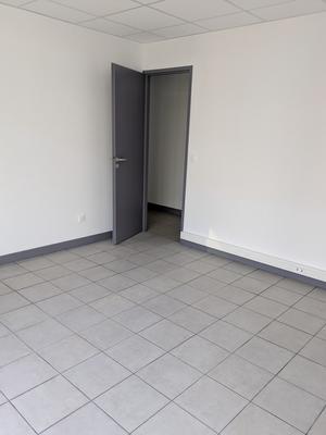 Bureau - 242 m² - 5 pièces