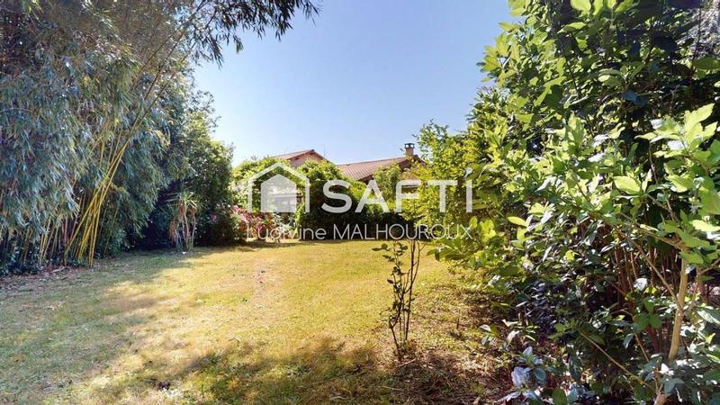 Maison - 137 m² - 6 pièces