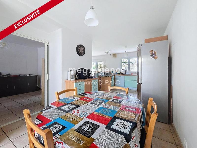 Maison - 182 m² - 9 pièces