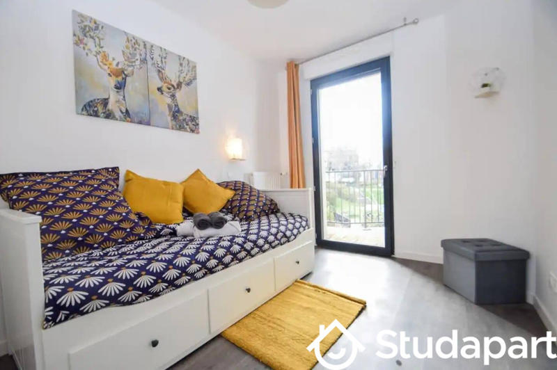 Chambre - 12 m² - 1 pièce