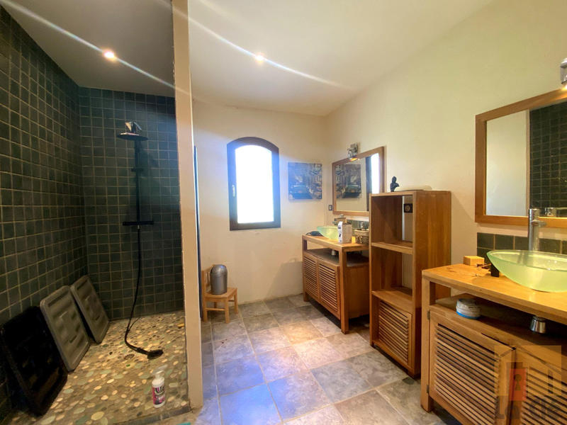 Maison - 206 m² - 7 pièces