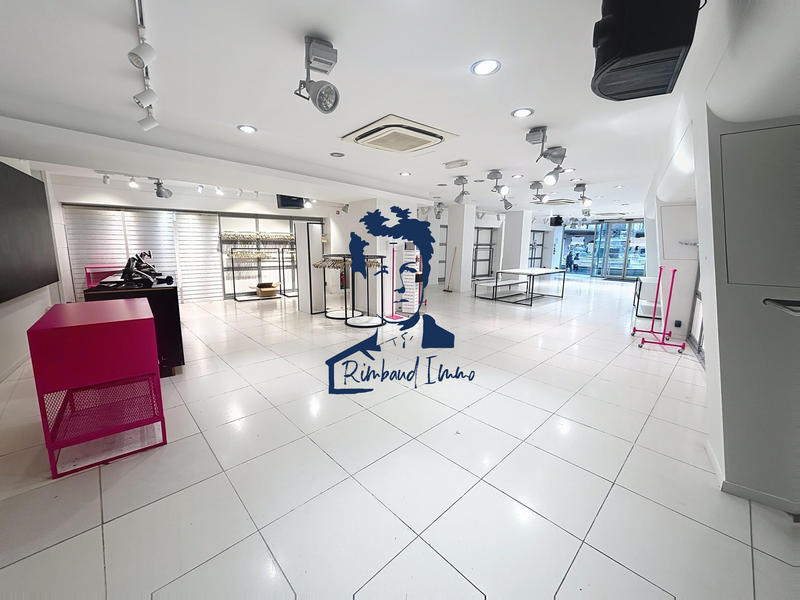 Local d'activités - 345 m²