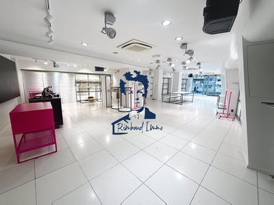 Local d'activités - 345 m²