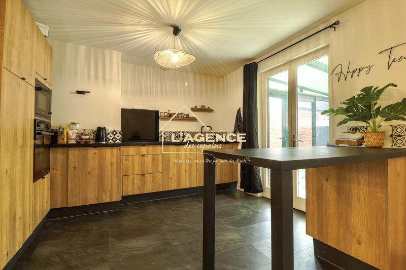 Maison - 150 m² - 9 pièces