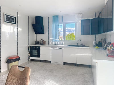 Maison - 146 m² - 6 pièces