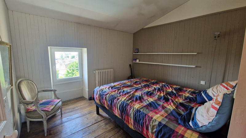 Maison - 205 m² - 9 pièces