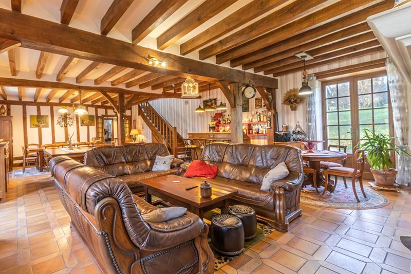 Maison - 210 m² - 6 pièces