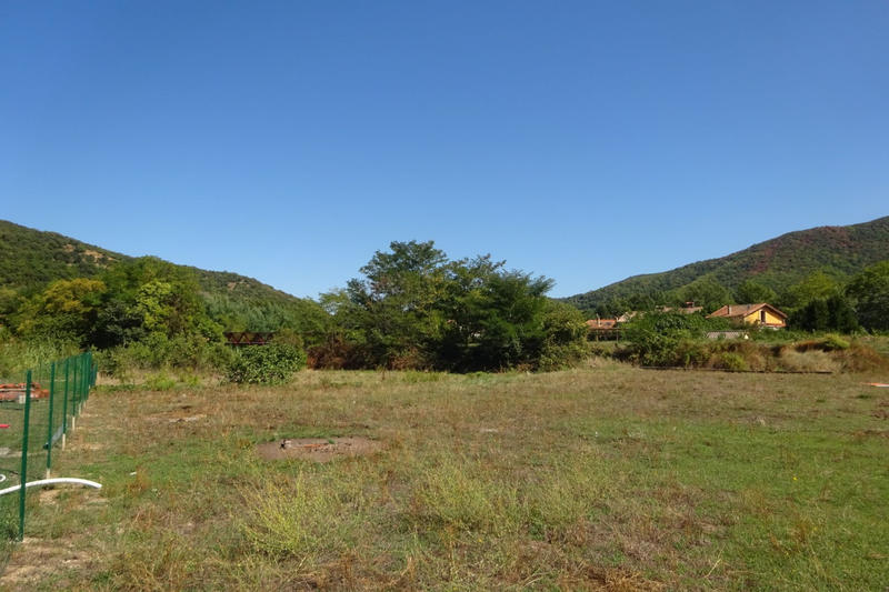 Terrain - 1 800 m²