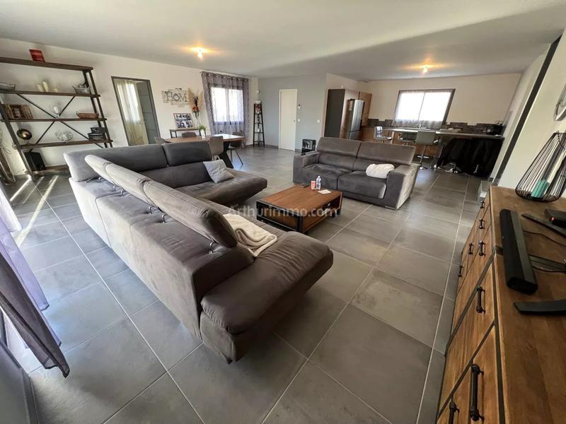 Maison - 213 m² - 7 pièces