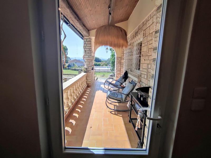 Maison - 270 m² - 11 pièces