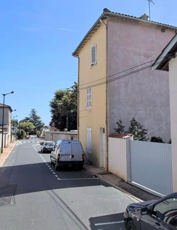 Immeuble - 221 m² - 2 pièces