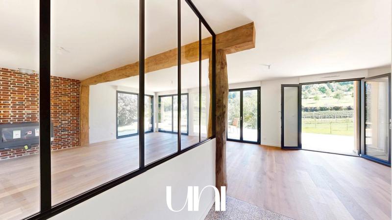 Maison - 205 m² - 7 pièces