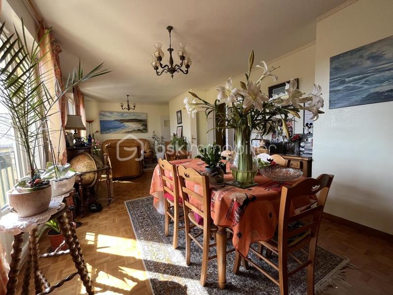 Appartement - 91 m² - 5 pièces