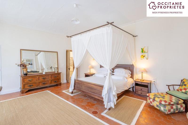 Maison de maîtres - 276 m² - 9 pièces