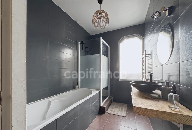 Appartement - 90 m² - 3 pièces