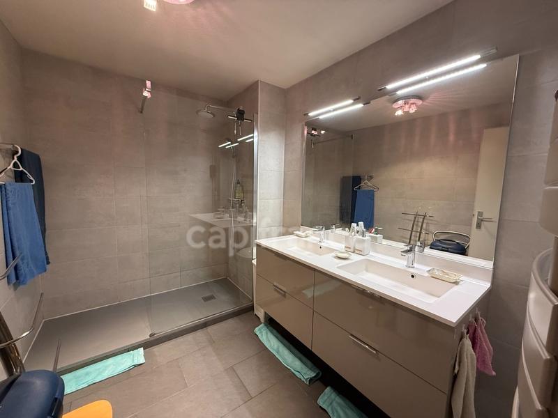 Appartement - 98 m² - 4 pièces