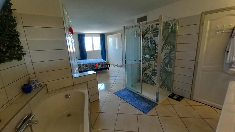 Maison - 179 m² - 8 pièces