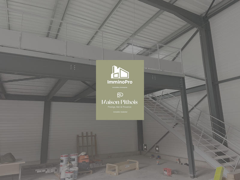 Local d'activités - 181 m²