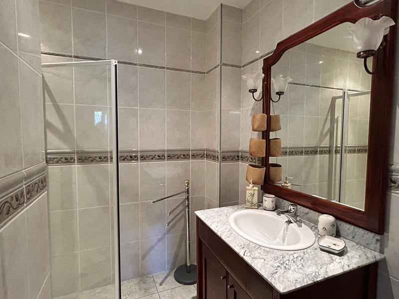 Maison - 200 m² - 6 pièces