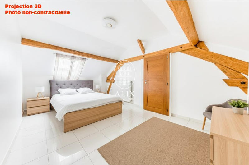 Maison traditionnelle - 246 m² - 8 pièces