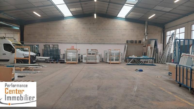 Local d'activité / Entrepôt - 865 m²