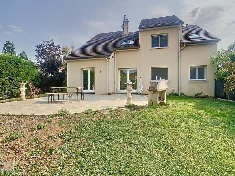 Maison - 180 m² - 7 pièces