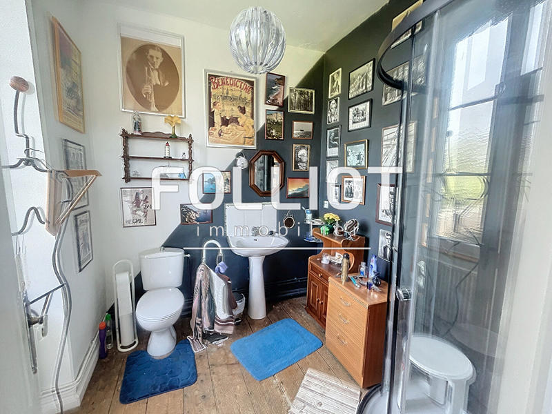 Maison - 180 m² - 7 pièces