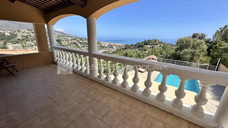 Villa - 320 m² - 10 pièces