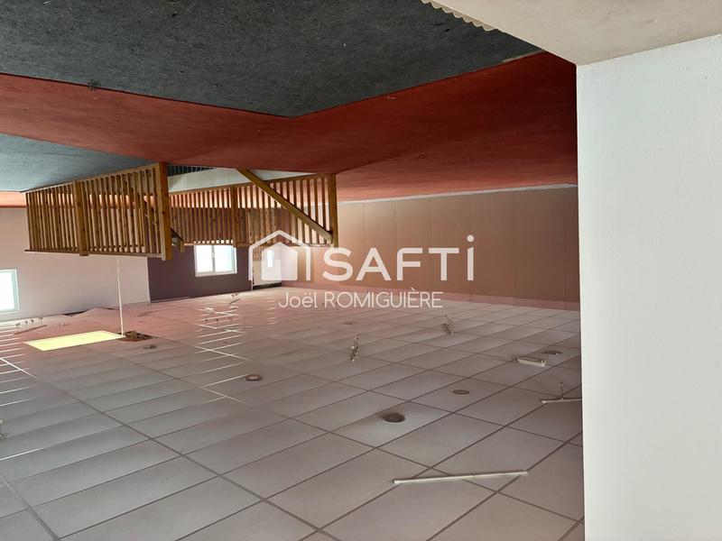 Local commercial - 1 356 m² - 3 pièces