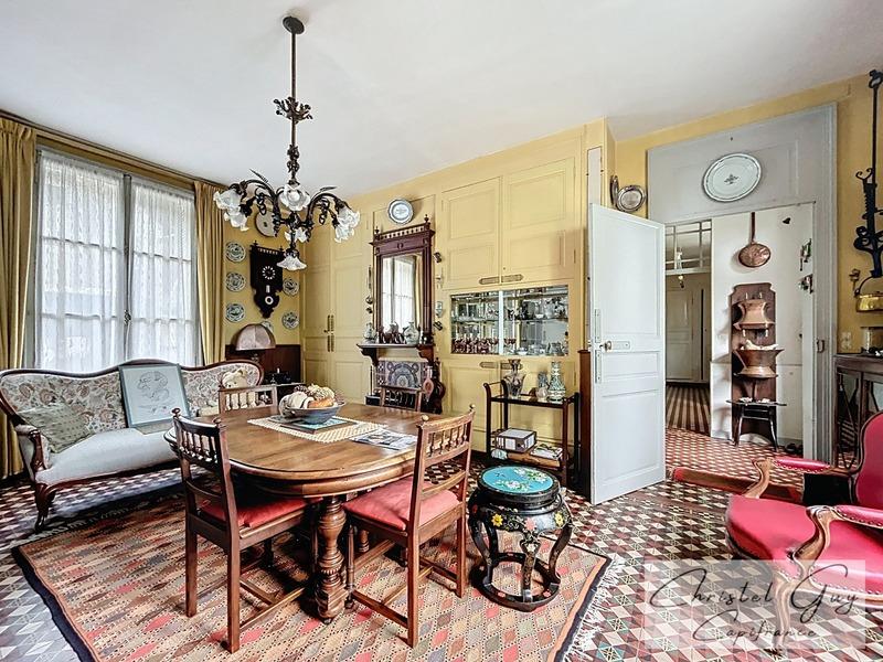 Maison bourgeoise - 247 m² - 10 pièces