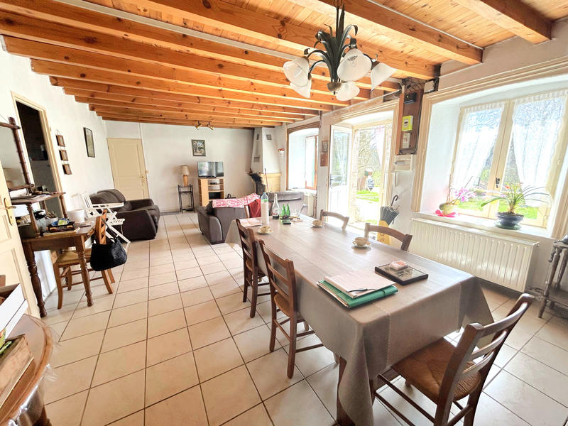 Maison - 104 m² - 4 pièces