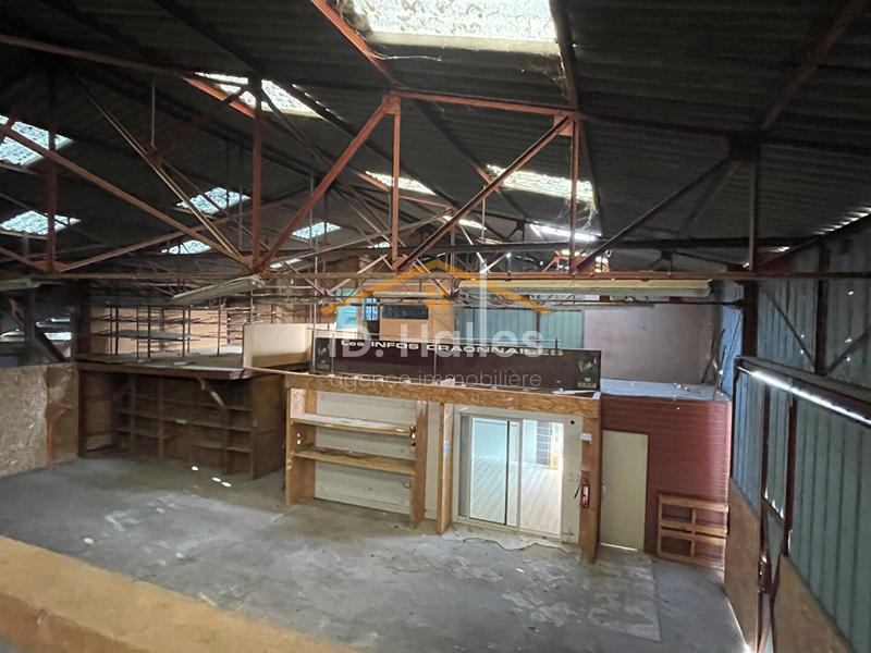 Local d'activité / Entrepôt - 530 m²