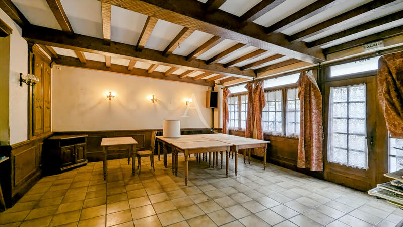 Maison - 380 m² - 15 pièces