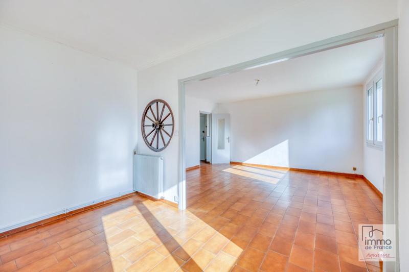 Appartement - 80 m² - 5 pièces